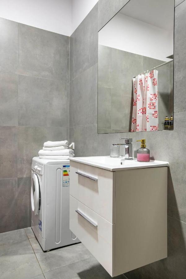 Discover Krakow Apartments - 5 Borowickiej St - Studio Next To Opera And Unity Centre Exterior foto