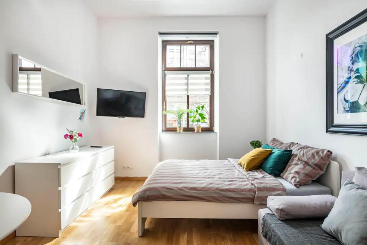 Discover Krakow Apartments - 5 Borowickiej St - Studio Next To Opera And Unity Centre Exterior foto