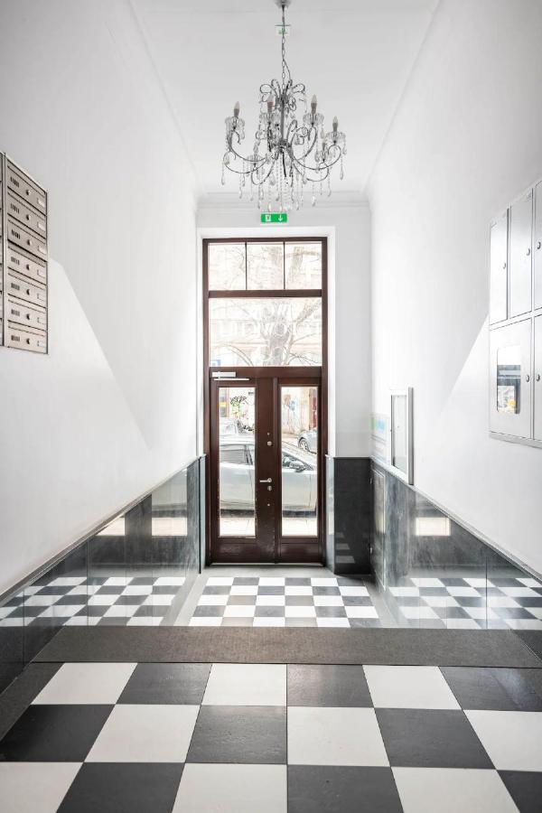 Discover Krakow Apartments - 5 Borowickiej St - Studio Next To Opera And Unity Centre Exterior foto