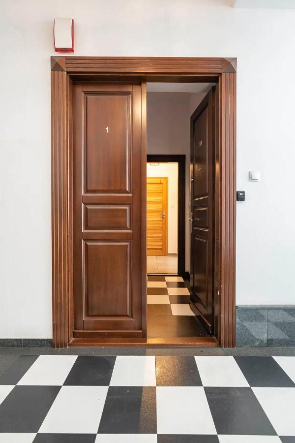 Discover Krakow Apartments - 5 Borowickiej St - Studio Next To Opera And Unity Centre Exterior foto